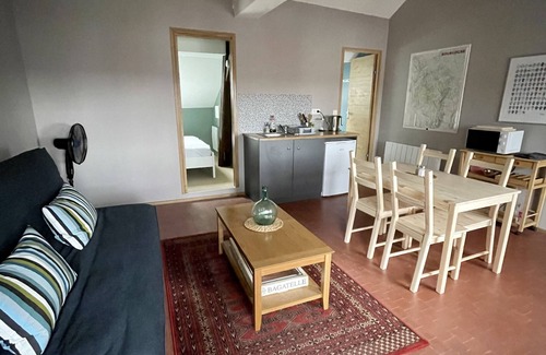 Nevers Apartment | Cafe Velo Nevers - Lovely loft-style apartment