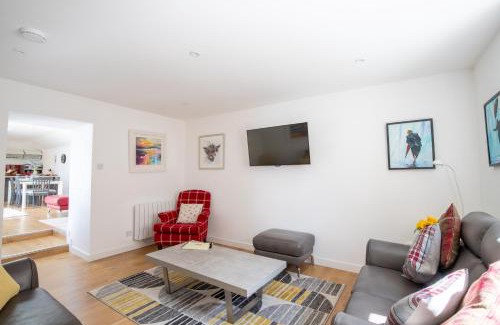Ballater House | Cairnie Cottage