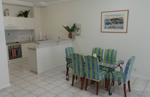 Cairns North Apartment | ❤ Cairns City - Walk to Town ❤!