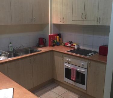 White Rock Apartment | Cairns Golf Course Apartment