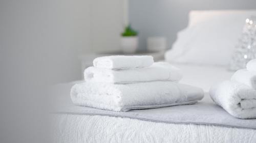 Clifton Beach Apartment | Cairns Northern Beaches Holiday Retreat