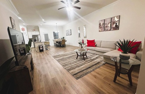 Lake Charles House | Cajun Stay at Golden Horizon Pond Escape - WCN176