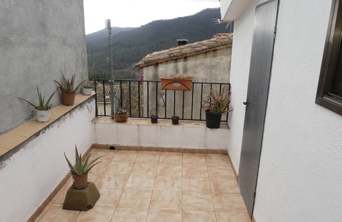 Colldejou House | Cal Pedrellar, Casa en Pueblo de Montaña en la Costa Dorada
