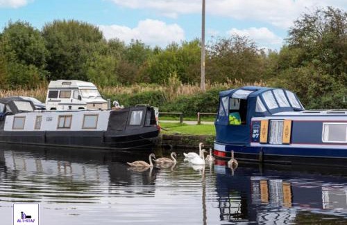 Stanley House | Calder Canal Cottage by Alt-Stay Accommodation - 15 Percent Off stays over 7 nights