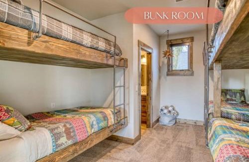 Sunriver House | Caldera Springs Retreat: Golf, Relaxation & More