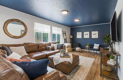 Caldwell House | Caldwell Lux Getaway! Large Family Friendly Home