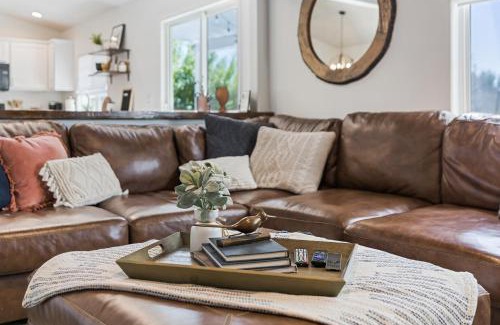 Caldwell House | Caldwell Lux Getaway! Large Family Friendly Home