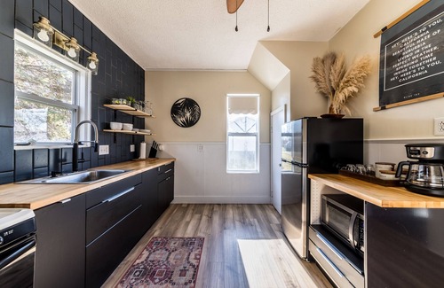 Shiloh House | Cali Coast * Small home in quiet neighborhood
