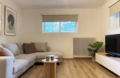 Glyfada House | Calm 1-bedroom house in Glyfada