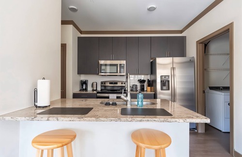 Middletown Apartment | Calm 1BR Retreat | Pool, Parking & Gym Access