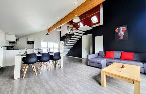 Eischen Apartment | Calm and Modern Penthouse