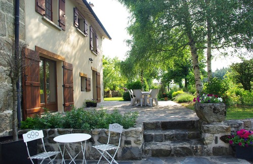 Saint-Jeures House | Calm and relaxation in nature . and the pleasure of a heated pool!