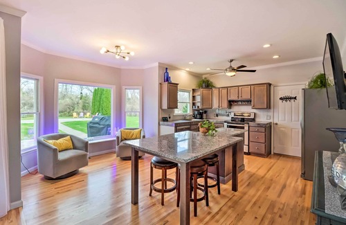 Columbia House | Calm Columbia Haven: Outdoor Pool, Hot Tub!