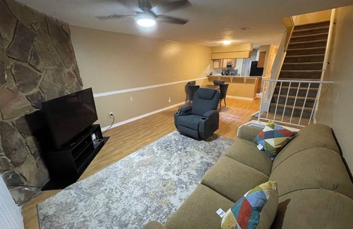 Stone Mountain House | Calm, comfy & cozy townhome ready 4 U!