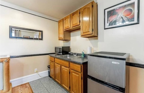 Sharon Hill Apartment | Calm Historic Getaway - PHL Airport