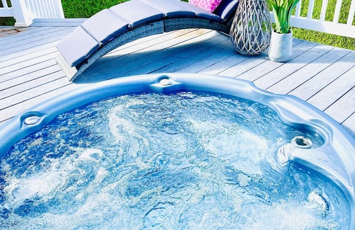 Camp H M Smith House | Calm Oasis in Paradise! Ocean view, Summer Special!