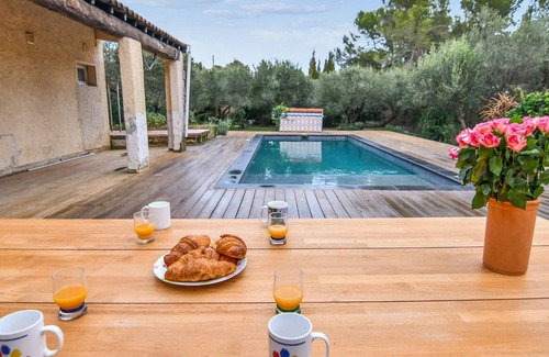 Montaud Villa | Calm villa with pool nearby Montpellier - Welkeys