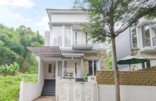 Lawang Villa | Calma Edelweiss Villa Lawang Malang
