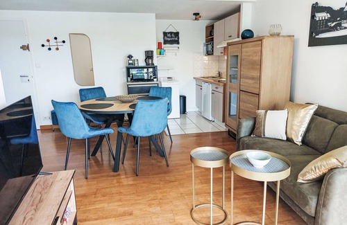 Vannes Apartment | Calme et Vue sur l'Etang au Duc by Interhome