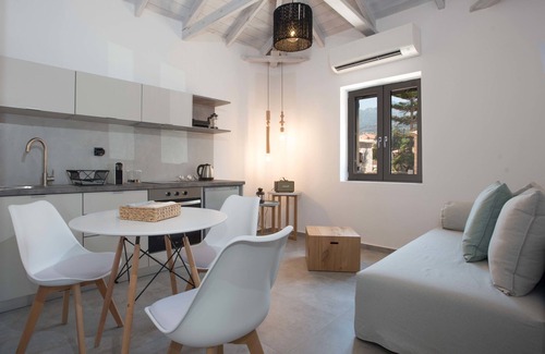 Agios Nikolaos Apartment | Calme Suites Mani