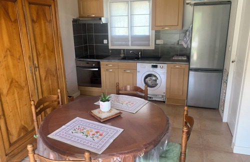Les Omergues Cottage | Calme, Verdure et vue sur la Montagne de Lure