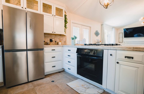 South Natomas House | Calming Coastal Oasis 3-bed 2-bath near central Sacramento, EV charger