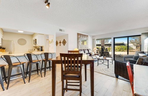 Carefree Condo | Calming condo with pool, fireplace, fast WiFi & W/D - golf nearby