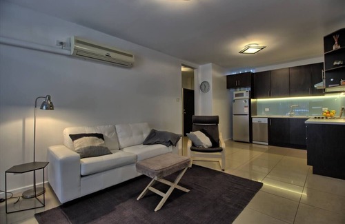North Adelaide Apartment | Calvary Corner: Contemporary 2 Bdrm North Adelaide