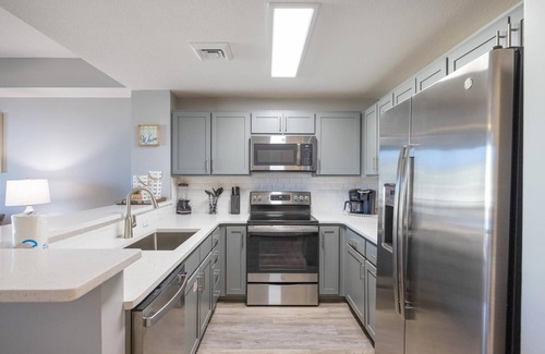 Panama City Beach Condo | Calypso Tower 3- 310. One bedroom+bunk, 2 bath. No elevator wait to unload!