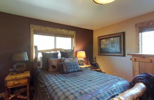 New Meadows House | Camas Family Cabin