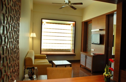 Kukas Hotel | Cambay Grand