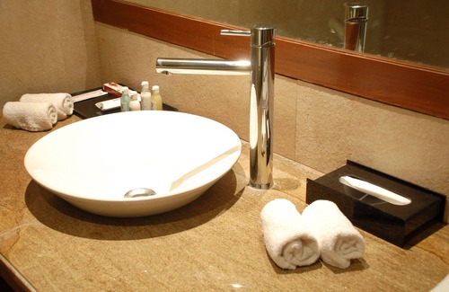 Kukas Hotel | Cambay Grand
