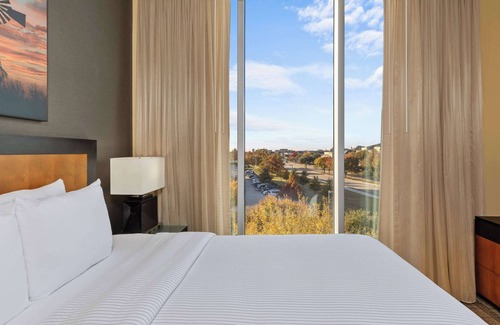 Legacy Park Hotel | Cambria Hotel Plano Frisco