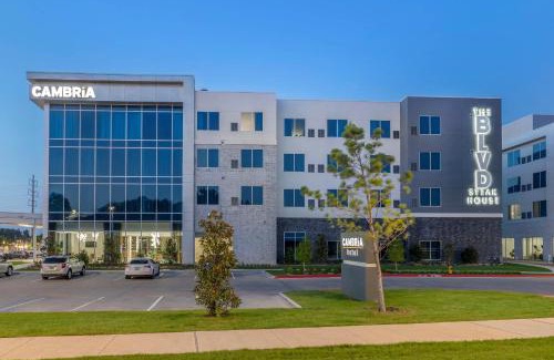 East Riverside Hotel | Cambria Hotel Waco University Riverfront