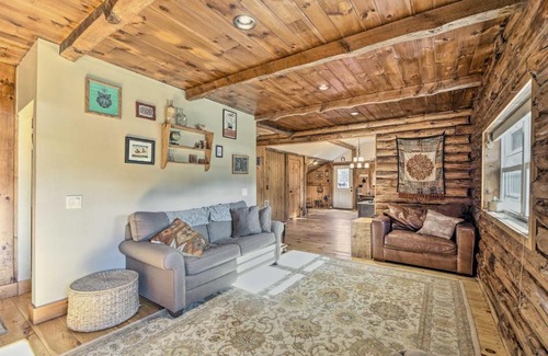 Jeffersonville House | Cambridge Cabin Less Than 2 Mi to Smugglers Notch!