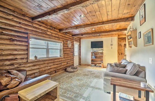 Jeffersonville House | Cambridge Cabin Less Than 2 Mi to Smugglers Notch!