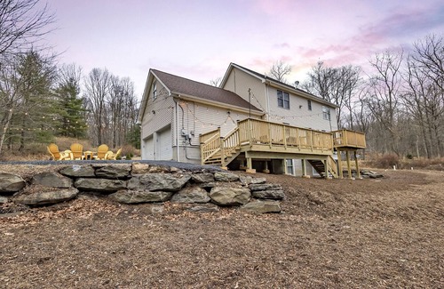 Cresco House | Camelback SKI Mts Firepit,Hottub,Casino,Kalahari Linen!
