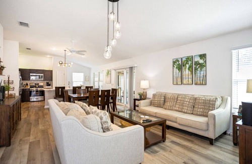 Wildwood House | Cameo Tiki Bar Escape (Richmond)