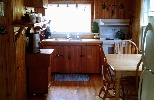 Lowville Cabin | Camp Dennis - Cozy Cabin