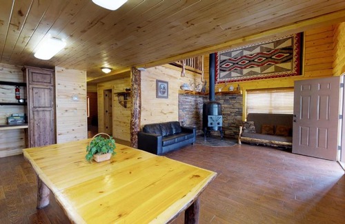 Monticello House | Camp Jackson 11 BR Resort
