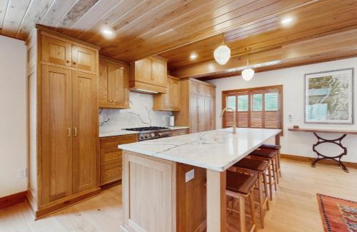 Bolton Landing House | Camp Ridgewood Home and Cottage