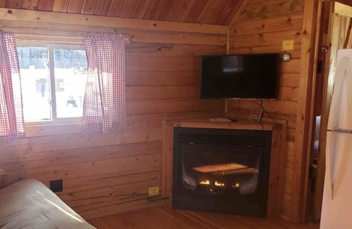Ravalli County Cabin | CAMP SULA - Deluxe Cabin #3 on the East Fork