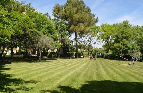 Aix-en-Provence Cottage | Campagne Chastel - gite in charming property with swimming pool