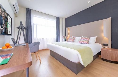 Wuchang Hotel | Campanile Wuhan East Lake Xudong Wangjiadun Subway Station