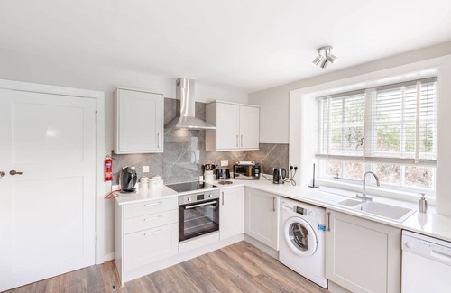 Taynuilt Cottage | Campbell Apartment - an apartment that sleeps 2 guests in 1 bedroom