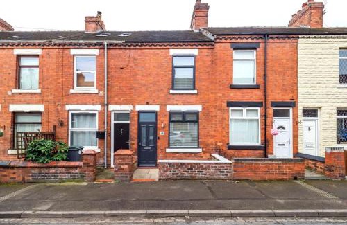 Stoke-on-Trent House | Campbell House by Truestays - NEW 2 Bedroom House in Stoke-on-Trent