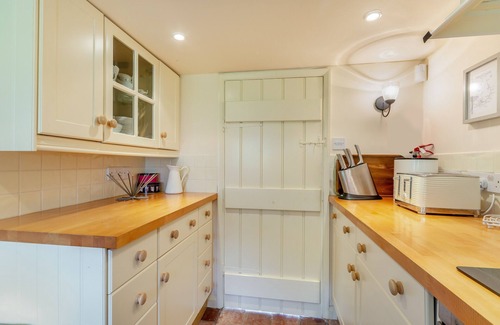 Shelsley Walsh House | Campbell - Two Bedroom House, Sleeps 4