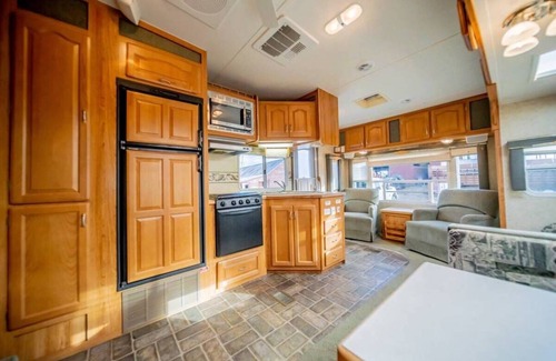 St. Regis House | Camper at Minigolf Course TIGER - AC - Furnace - Fully Furnished