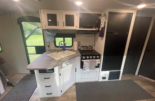 Butte House | Camper trailer in quiet neighborhood near many Multi-use trails.