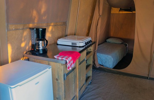 Januv Dul Ski Chalet | Camping 2000 - Sahara tent